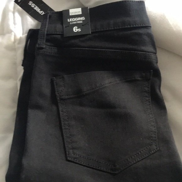 NWT Express black stretchy jean size 6s - Picture 2 of 3
